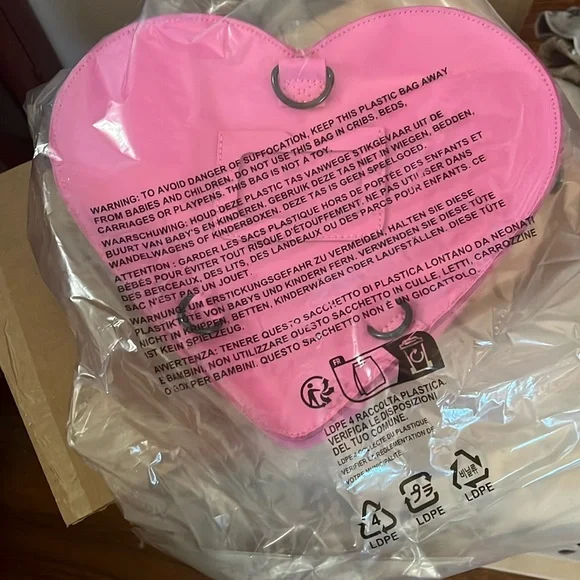 Dr. Martens💕 NEW WITH TAGS/  Pink LEATHER convertible Shoulder Bag/ backpack - Picture 14 of 15